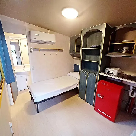 Bungalow 1 مكان تخييم كومو
